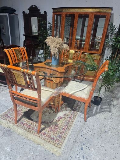 table+4 chairs