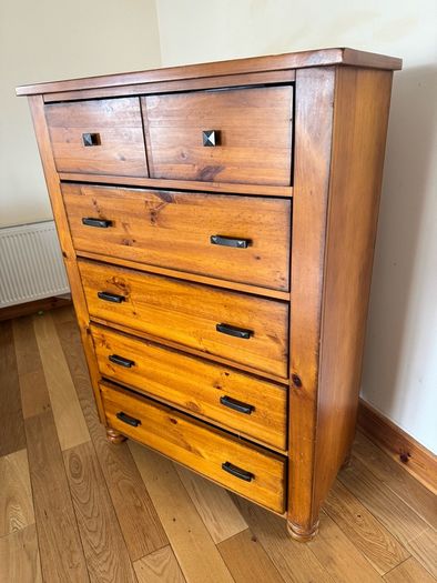 Solid wood Chest of Drawers