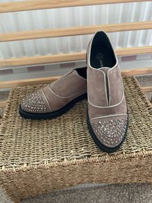 shoes Bnwt size 40 suede slip on flats with embellished toe mink suede effect Carolina boix brand