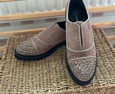 shoes Bnwt size 40 suede slip on flats with embellished toe mink suede effect Carolina boix brand