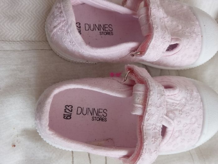 Girls shoes