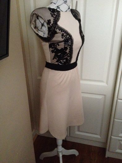 BNWT.. Stunning Little Mistress Party/Ocassionwear Dress ((size 8-10)