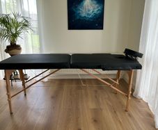 massage table