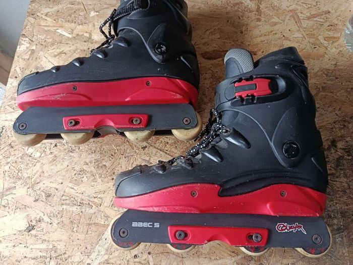 Vintage Cougar Black & Red Aggressive Inline Skates