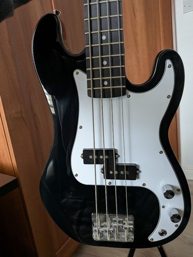 Harley Benton Short Scale Bass Guitar & Amp Bundle