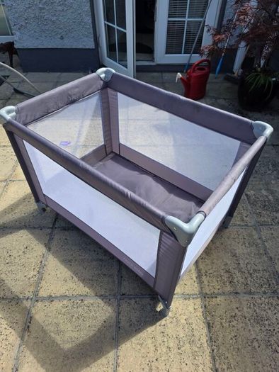 baby travel cot