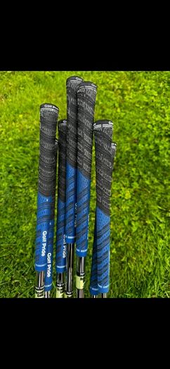 Taylormade rsi2 irons (left handed)
