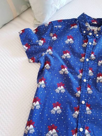Christmas Short Sleeve Shirt - Size Small