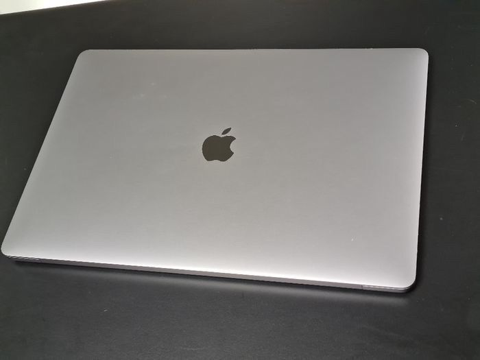 MacBook Pro 16 inch i7 Laptop Notebook 512GB 16GB Ram