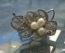 Beautiful old Silver Broach with Pearls