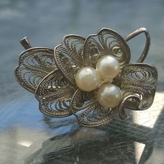 Beautiful old Silver Broach with Pearls