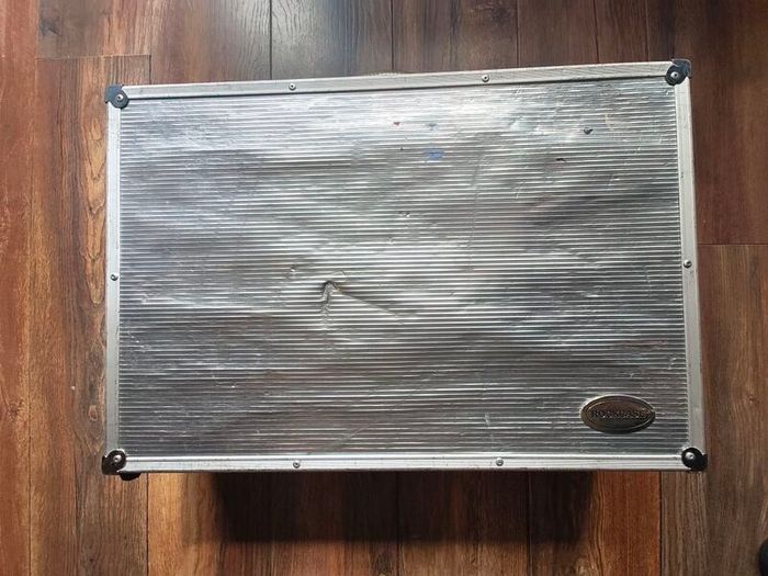 Guitar pedal case