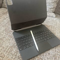 ipad Magic Keyboard & pencil