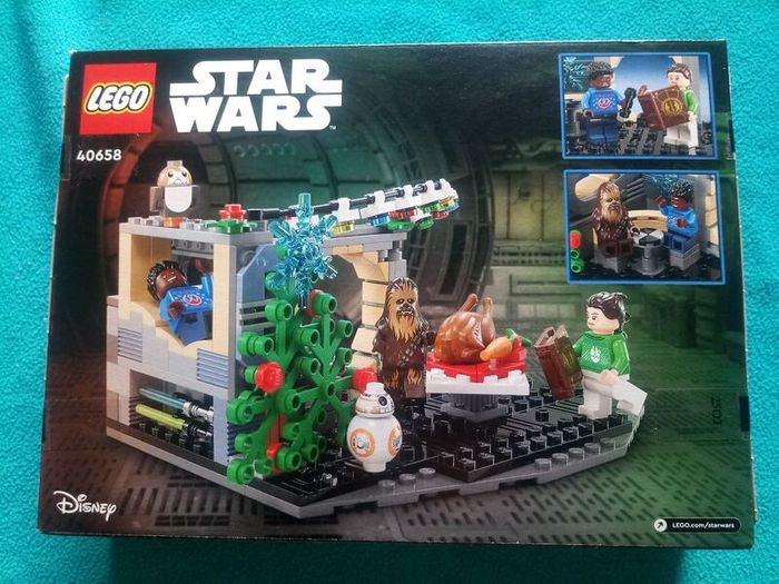 Retired Christmas Lego 40658 Star Wars Millennium Falcon Holiday Diorama