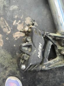 Zx600r front brake calipers