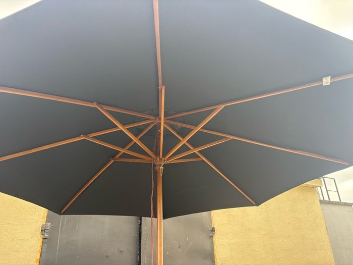 Diameter 3m Solid hardwood Garden Parasol with heavy-duty Base