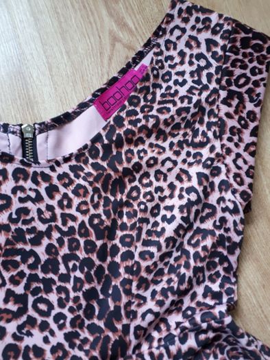 "boohoo" Top.  Size 10