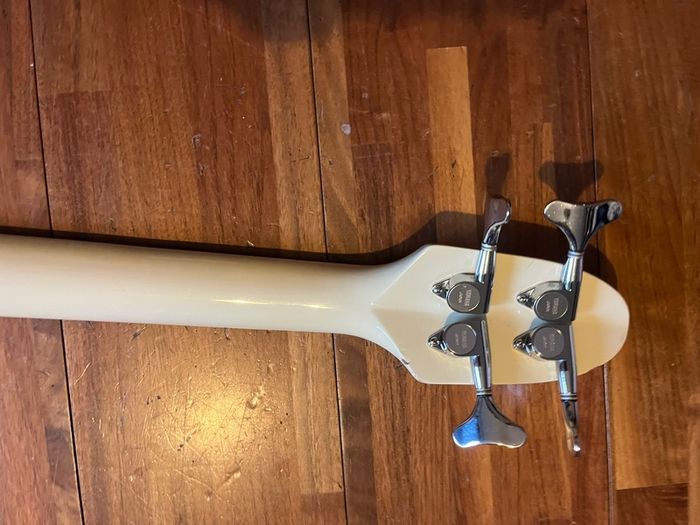 1988 Yamaha Motion B medium scale Bass