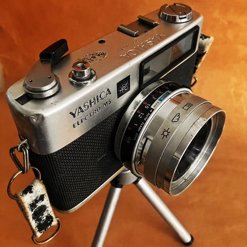 Yashica Electro M5 Yashinon 2845mm 35mm Rangefinder Camera