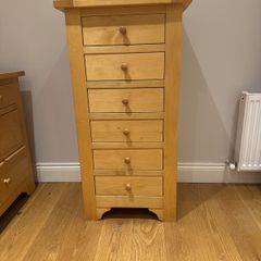 Chest of drawers