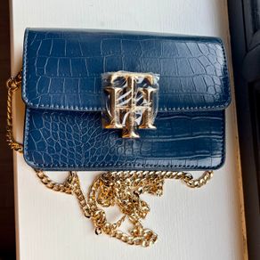 Tommy Hilfiger Katelyn Plus Pu Sling Handbag
