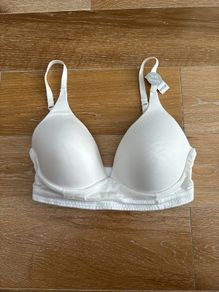 Brand New White Wireless Soft Touch Bra 36D