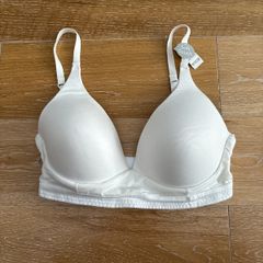 Brand New White Wireless Soft Touch Bra 36D