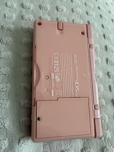 Nintendo DS lite pink