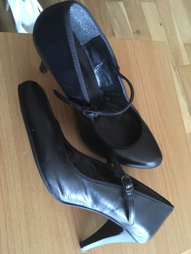 Ladies shoes