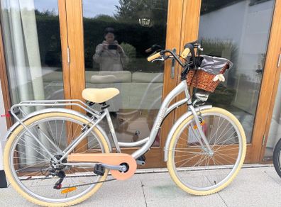 vintage ladies city bike