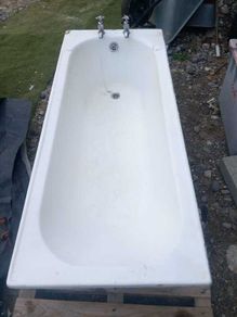 Large Retro Cast Iron Bath