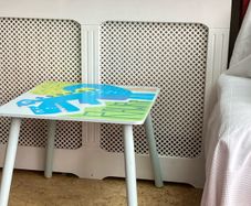 Cheerful play Table