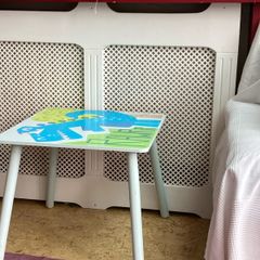 Cheerful play Table