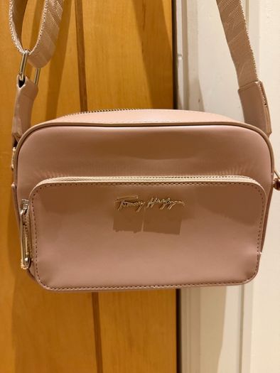 Tommy Hilfiger camera bag