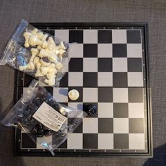 Portable Magnetic Folding Chess Set - Peradix (Like New)