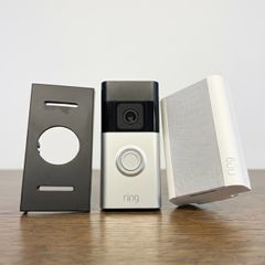 Ring Video Doorbell (2nd Gen) with Chime & Mounting Bracket in Excellent Condition