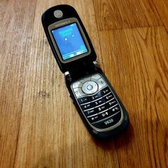 Motorola V620 Flip Phone - Retro 2000s Mobile - Working - Charger & Data Cable