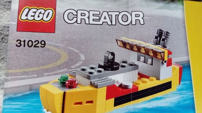 Lego creator 3 in 1