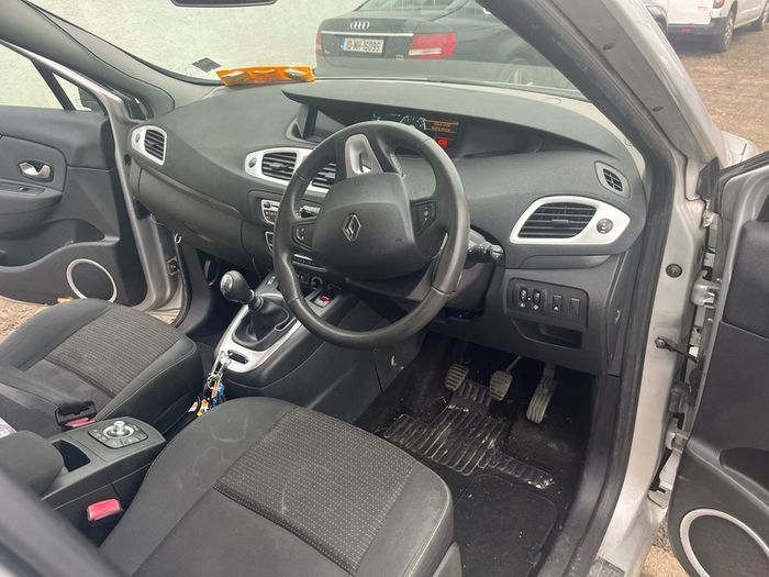 Renault Scenic - PARTS