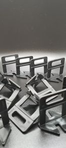 Tile levelling system BULK BUYS Superior quality Black clips & sets Easy Breakout