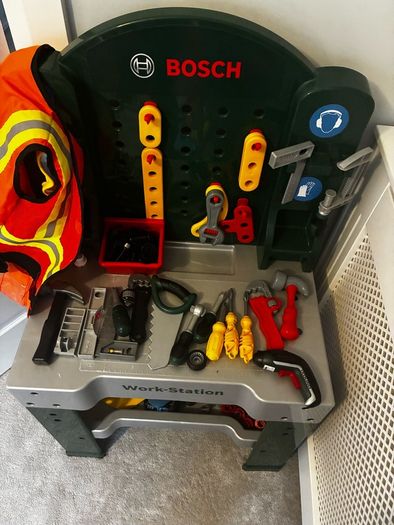 Toy tool bench