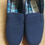 SALE E5  Elastic Canvas Trainers. UK 7 Image 2