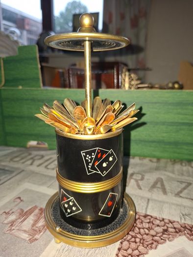 Vintage 50s pop-up or expanding Carousel Cigarett Dispenser Postage Available or collection