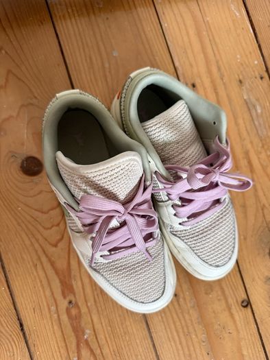 Nike Air Jordan 1 Low Trainers EU Size 37.5