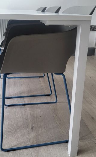 Dining table & 6 chairs