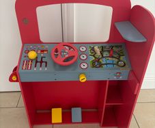 Paw patrol fire engine station