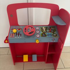 Paw patrol fire engine station