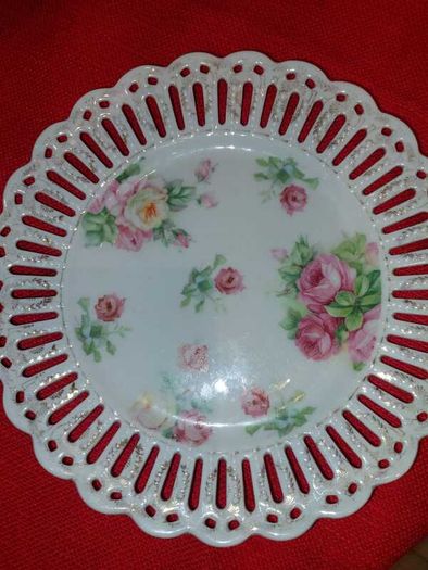 China Fruit Bowl / Serving Dish