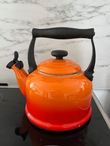 Le Creuset large 2l kettle