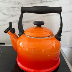 Le Creuset large 2l kettle
